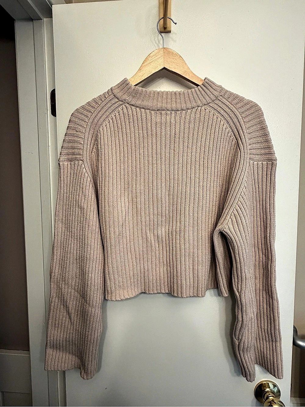 H&M Cropped Ribbed Sweater in Pink - Picture 2 of 2